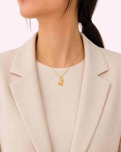 Ketting met V hanger en hartje