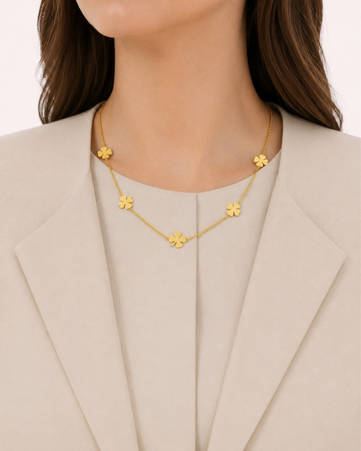 Ketting met bloem bedels