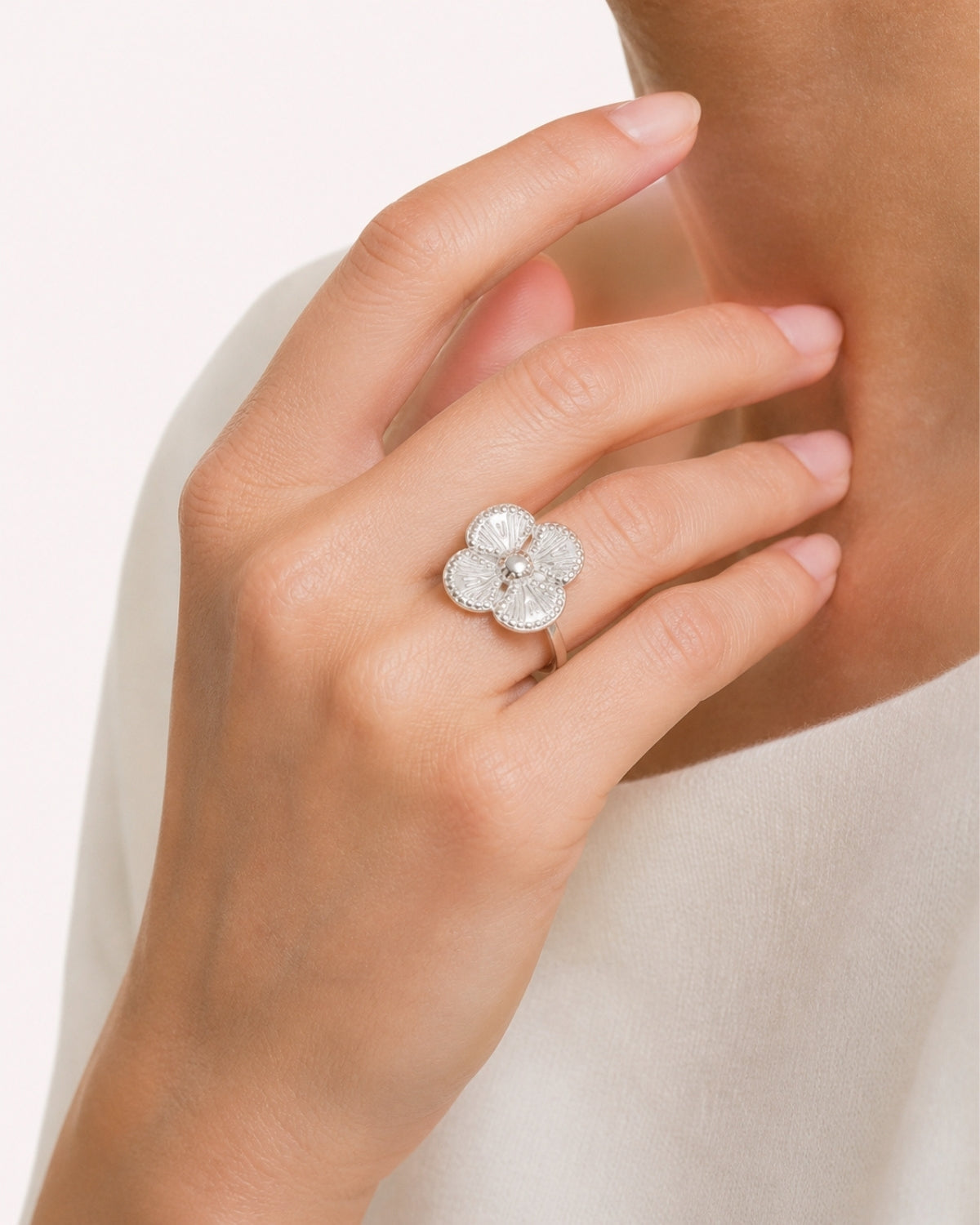 Ring met bloem