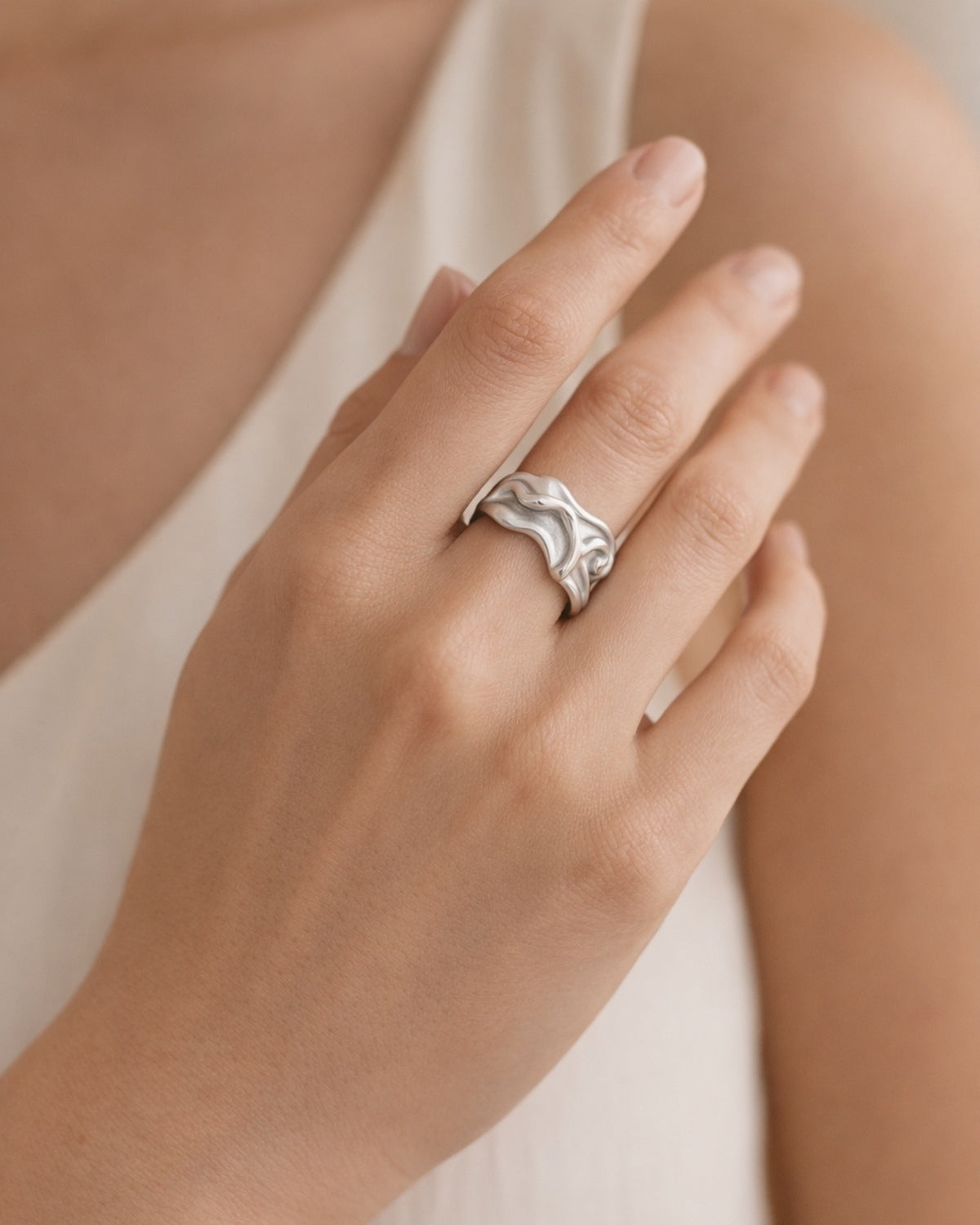 Ring met golvende vorm