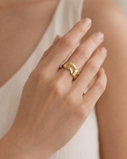 Ring met golvende vorm